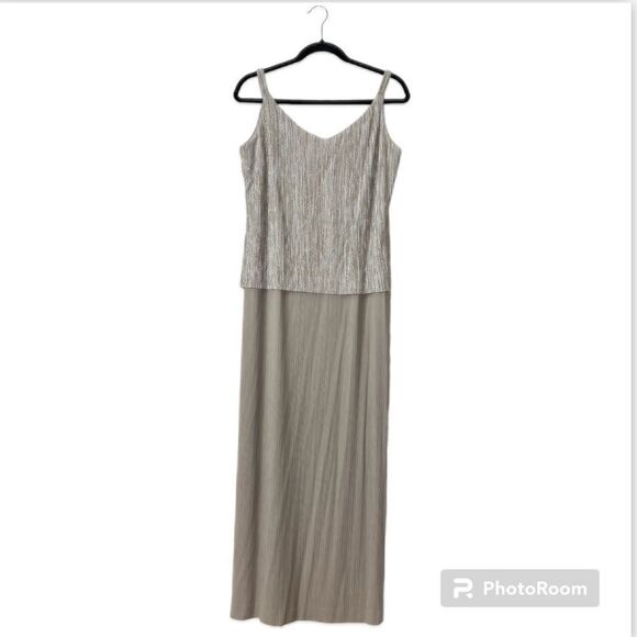 Alex Evenings Gold Metallic Maxi Dress Size 14 - Picture 1 of 9